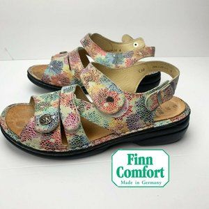 Finn Comfort Women's Gomera Sandal Multi Monet -